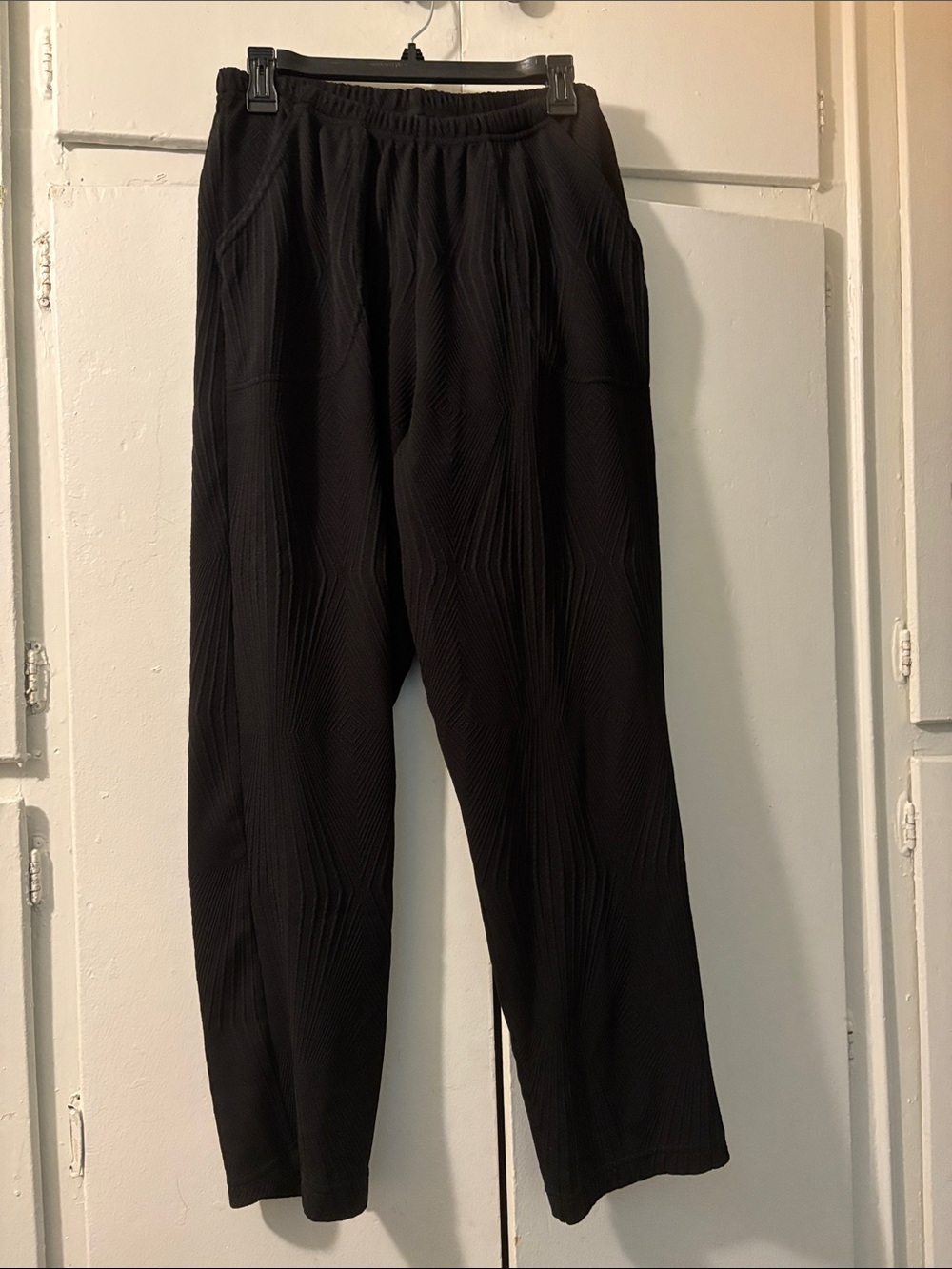 Women’s Black Textured Elastic-Waist pants